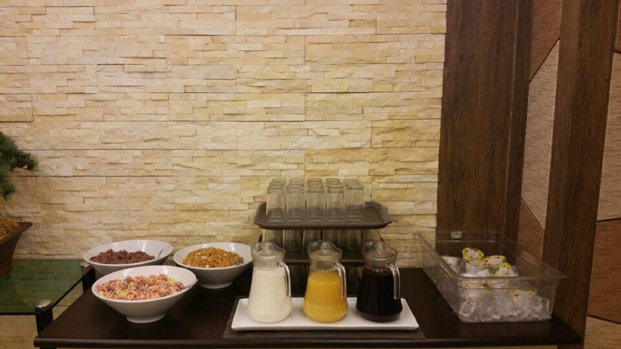 New Hilltop Hotel Seul Esterno foto